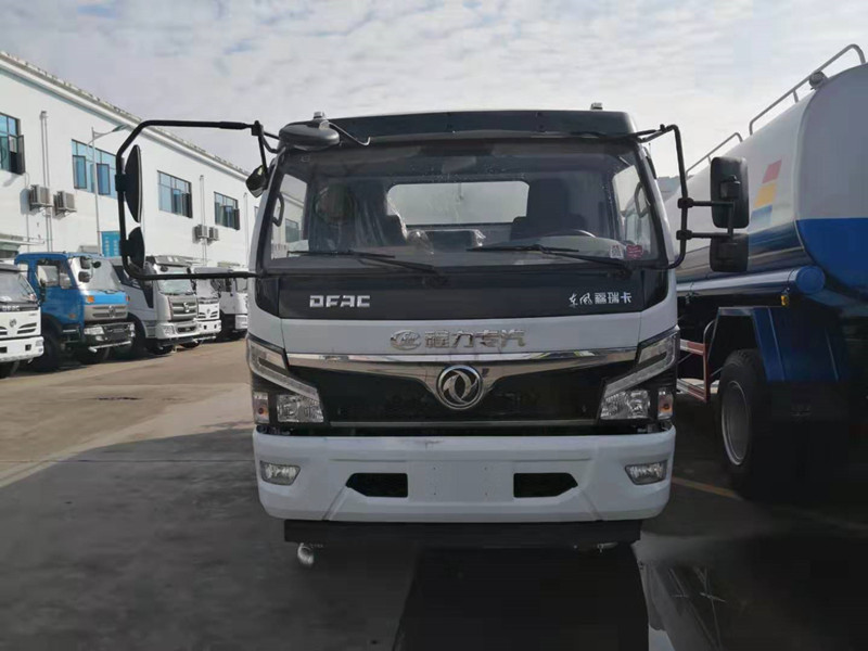 國(guó)六東風(fēng)福瑞卡9.5方灑水車