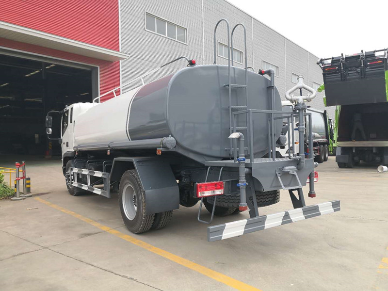 國(guó)六福田瑞沃12方灑水車(chē)