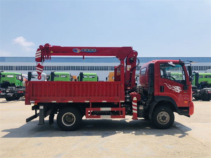 重汽王牌藍(lán)牌隨車吊_隨車吊廠家