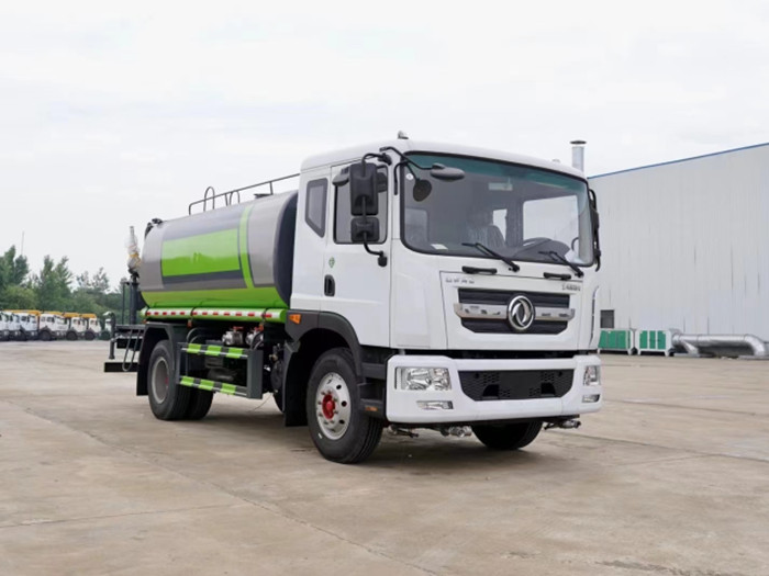 國(guó)六東風(fēng)多利卡D9 12噸霧炮車(chē)_灑水車(chē)廠家