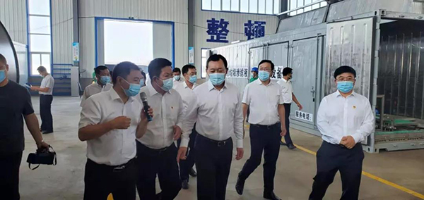朝陽市委副書記、市長謝衛(wèi)東蒞臨一諾環(huán)保產(chǎn)業(yè)園考察并指導(dǎo)工作